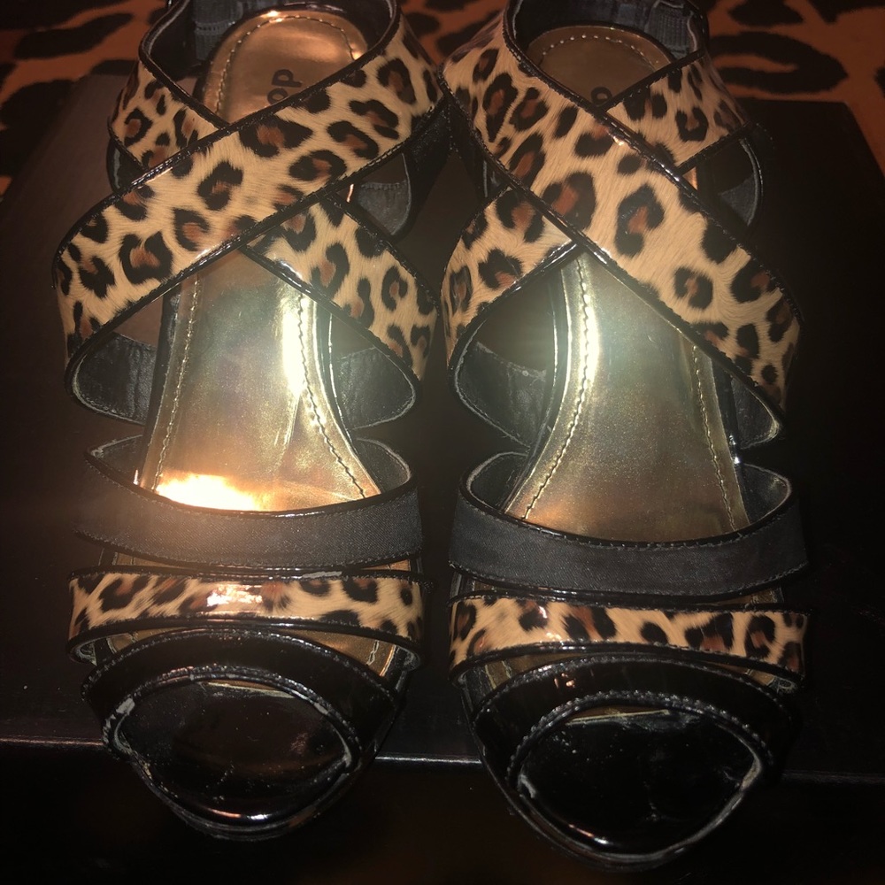 Leopard print platform heels size 6